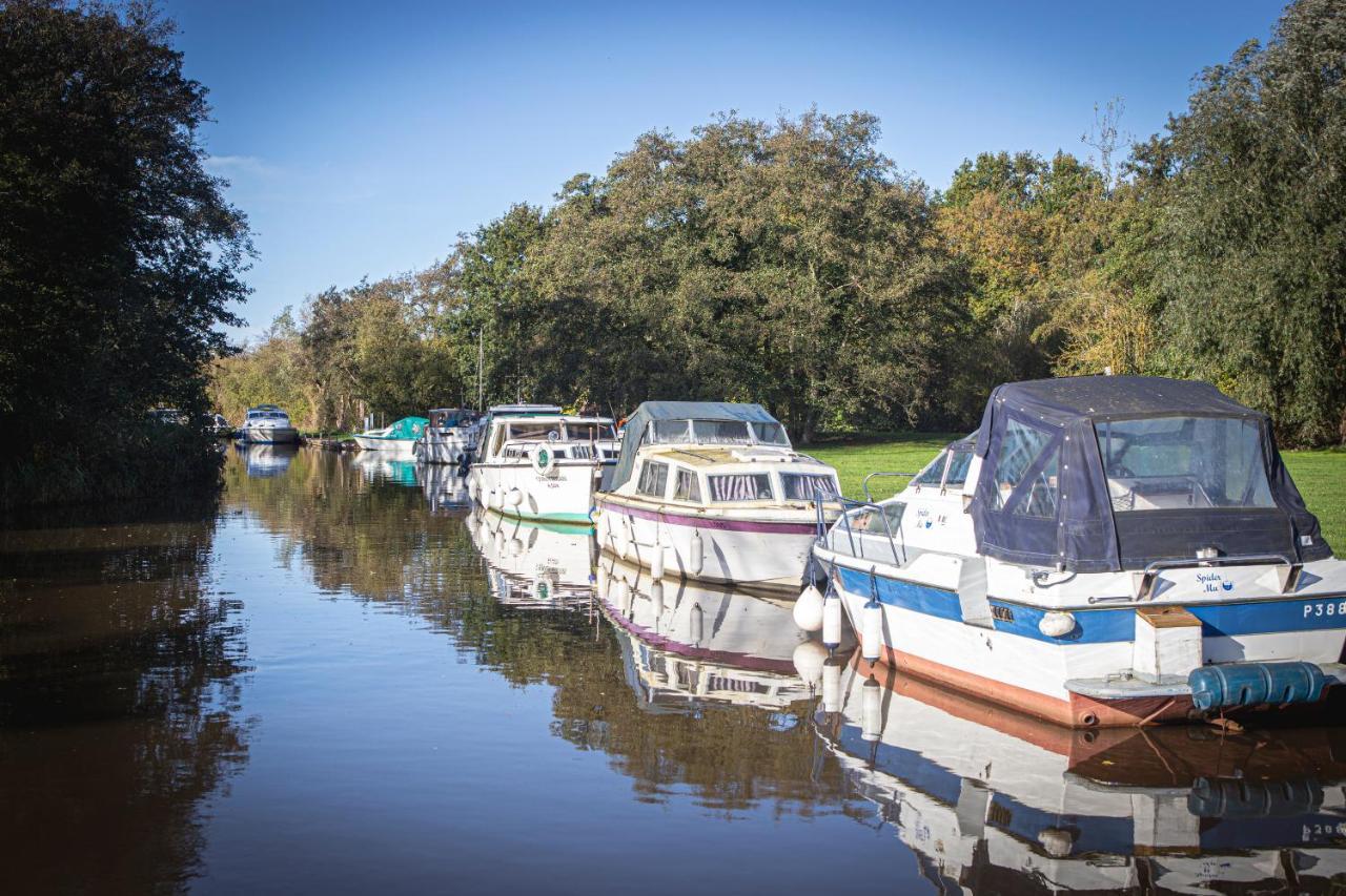 Sutton Staithe Hotel Exterior photo