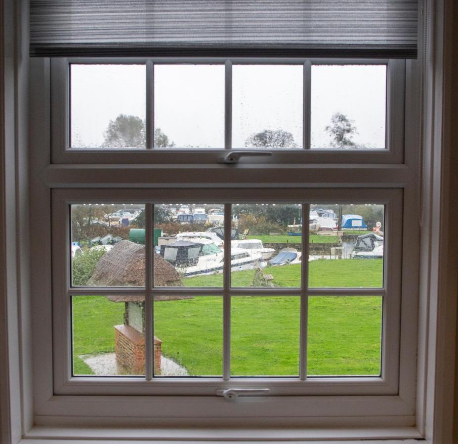 Sutton Staithe Hotel Exterior photo