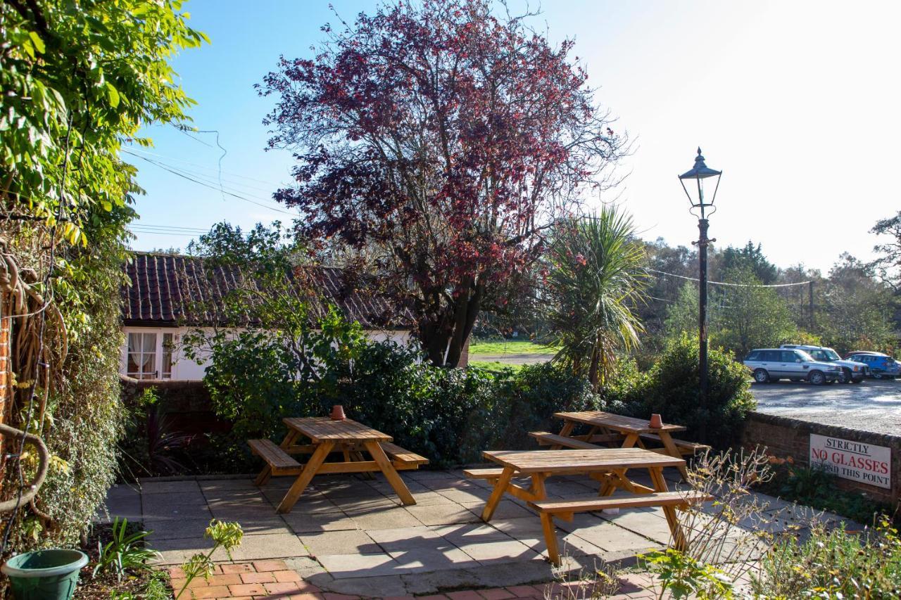 Sutton Staithe Hotel Exterior photo