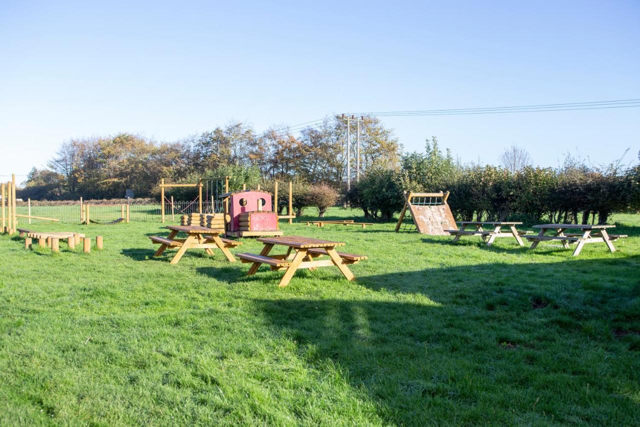 Sutton Staithe Hotel Exterior photo